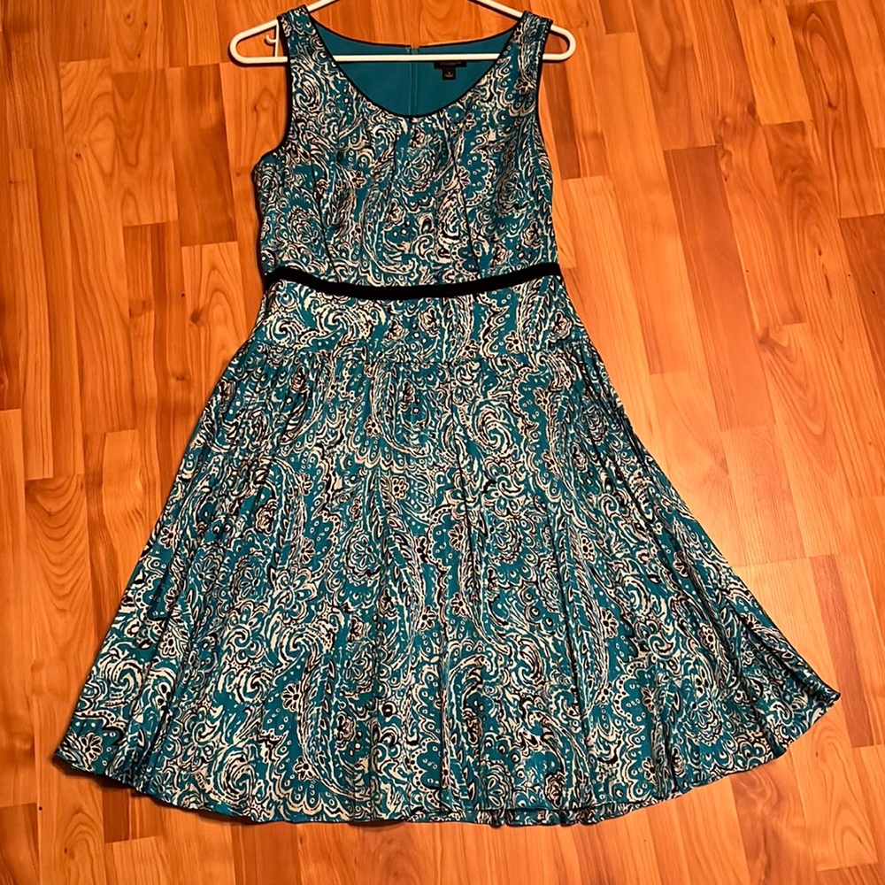 Ann Taylor below knee dress